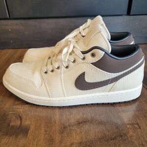 Nike Men's Cream and Brown Sneakers